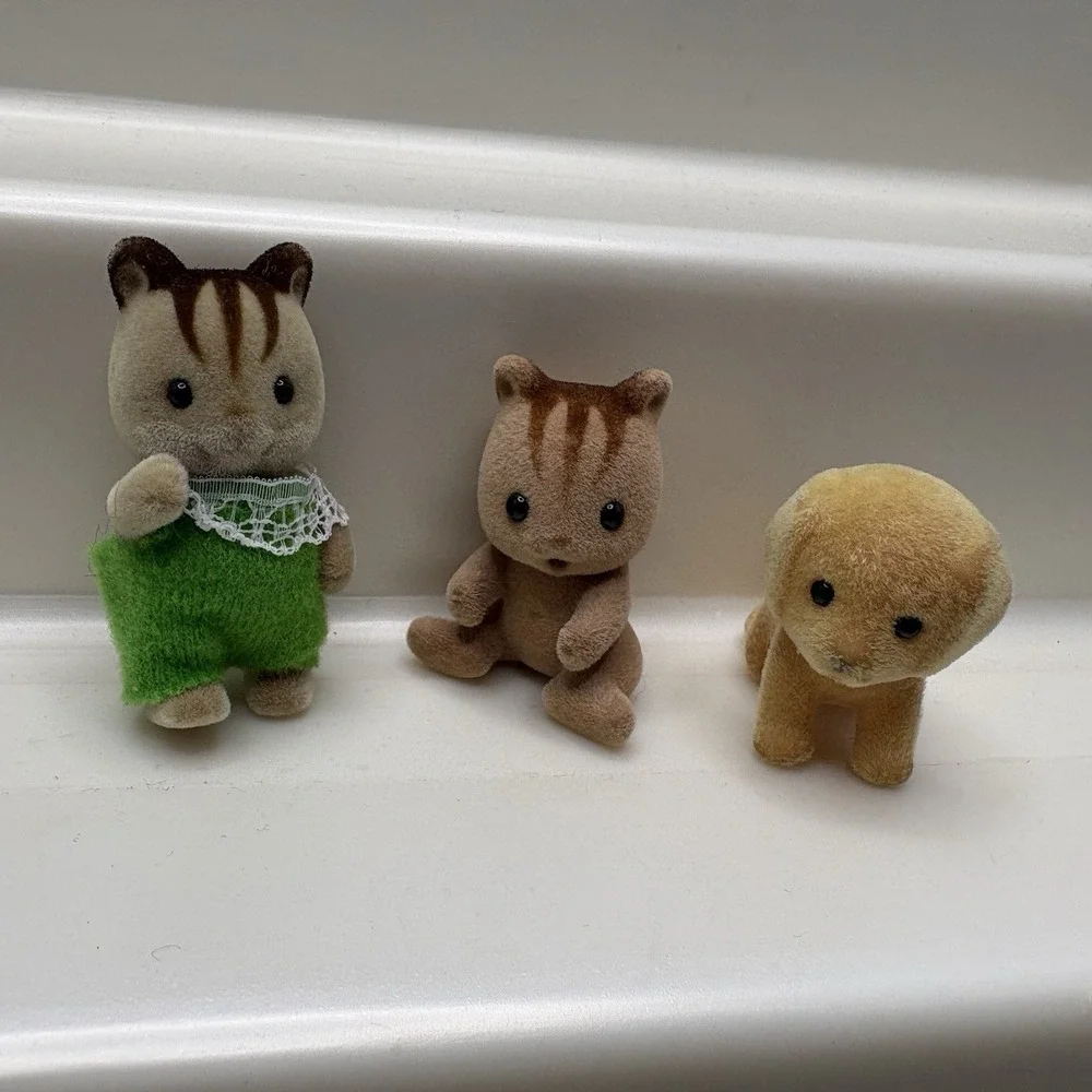Sylvanian Family Baby Squirrels And Doggie Smaller Babies Epoch Calico Critters